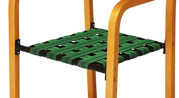 肘(横フレーム)に取り付け